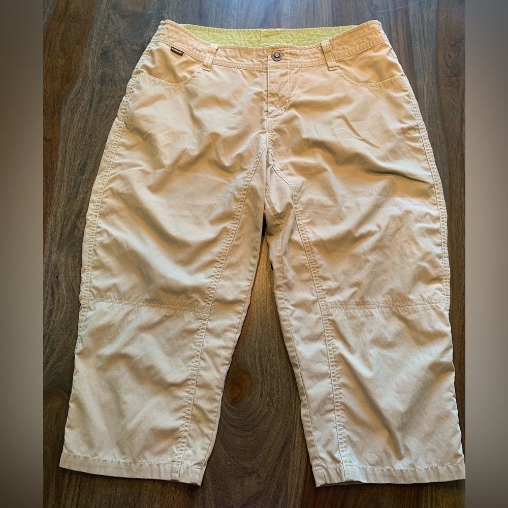 Kuhl Capris Pants Women’s Beige Size 10 Hiking Actiwear Pockets Dry Stretch